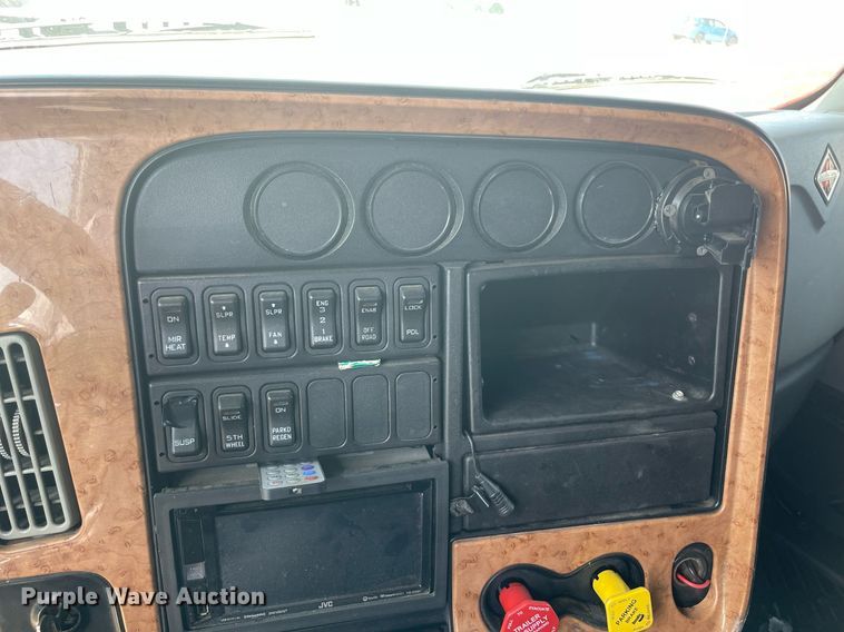 image for item NT9510 2014 International ProStar  semi truck