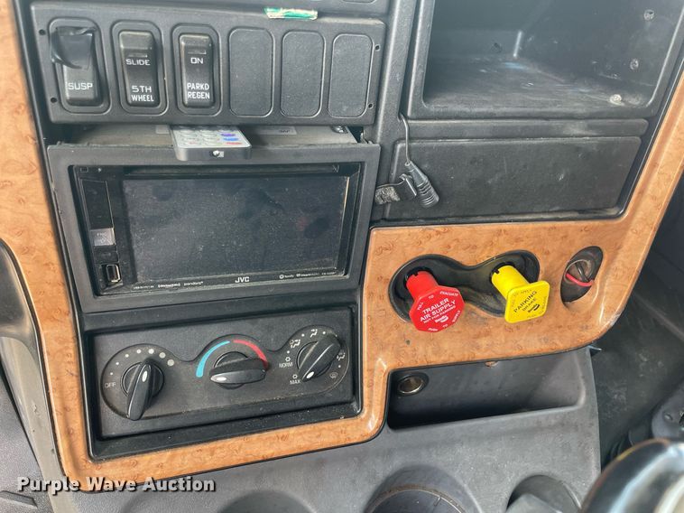 image for item NT9510 2014 International ProStar  semi truck