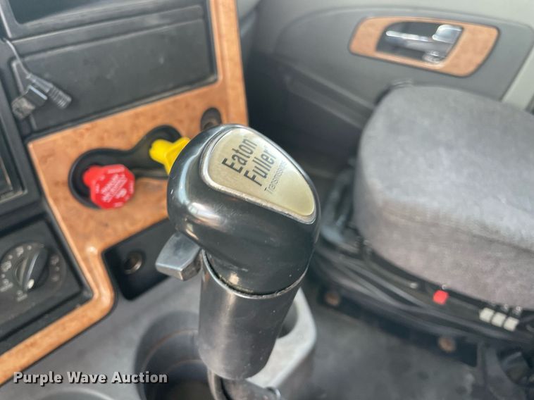 image for item NT9510 2014 International ProStar  semi truck