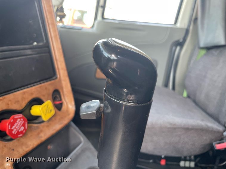 image for item NT9510 2014 International ProStar  semi truck