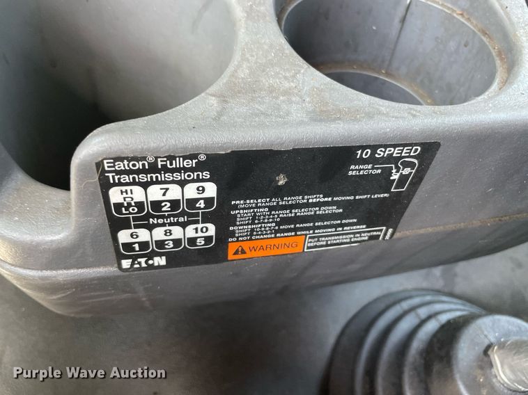 image for item NT9510 2014 International ProStar  semi truck