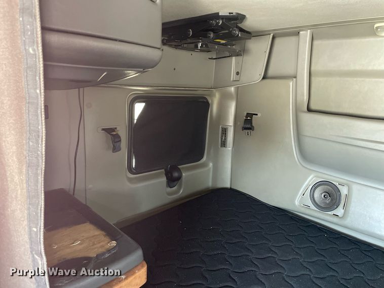 image for item NT9510 2014 International ProStar  semi truck