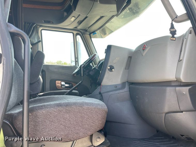 image for item NT9510 2014 International ProStar  semi truck