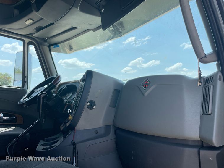 image for item NT9510 2014 International ProStar  semi truck