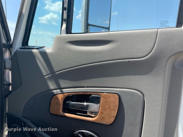 image for item NT9510 2014 International ProStar  semi truck