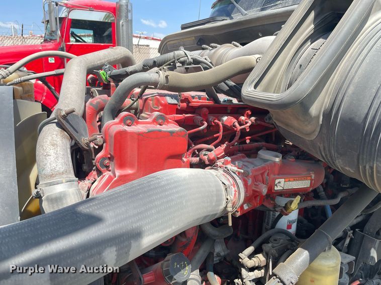 image for item NT9510 2014 International ProStar  semi truck