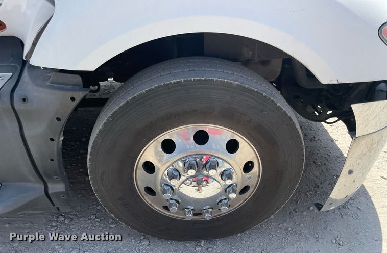 image for item NT9510 2014 International ProStar  semi truck