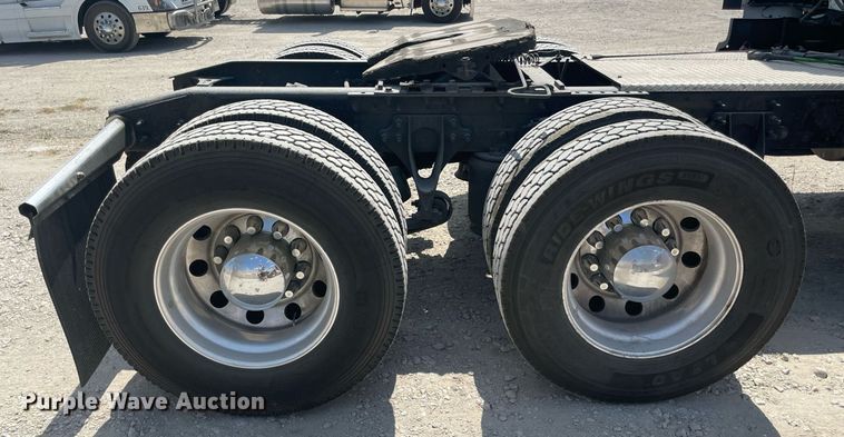 image for item NT9510 2014 International ProStar  semi truck