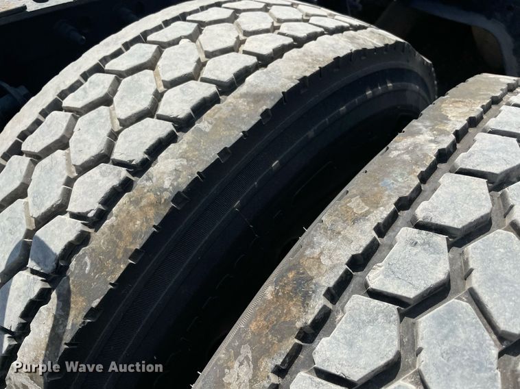 image for item NT9510 2014 International ProStar  semi truck