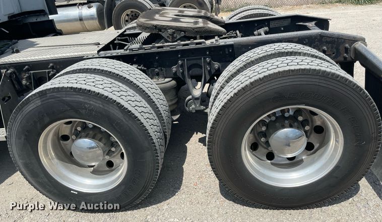 image for item NT9510 2014 International ProStar  semi truck