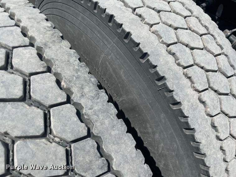 image for item NT9510 2014 International ProStar  semi truck