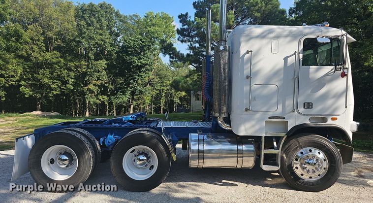 image for item NT9975 1985 Freightliner FLT 8664  truck cab and chassis