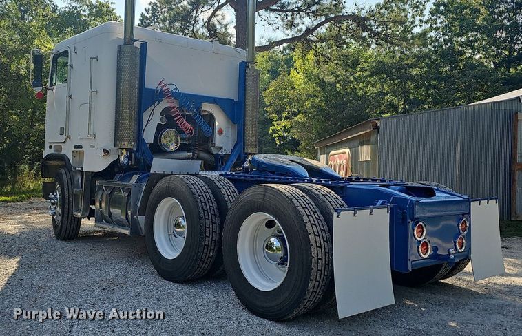 image for item NT9975 1985 Freightliner FLT 8664  truck cab and chassis