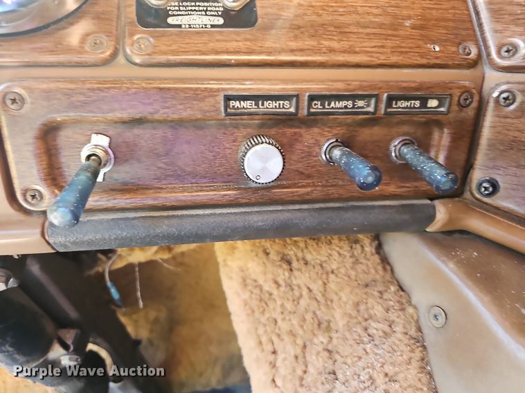 image for item NT9975 1985 Freightliner FLT 8664  truck cab and chassis