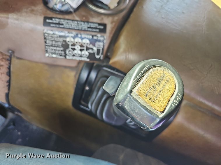 image for item NT9975 1985 Freightliner FLT 8664  truck cab and chassis