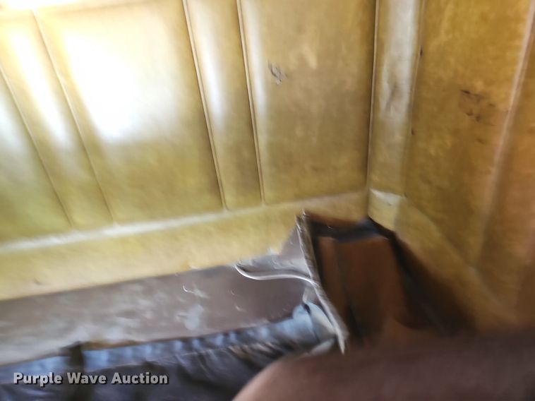 image for item NT9975 1985 Freightliner FLT 8664  truck cab and chassis