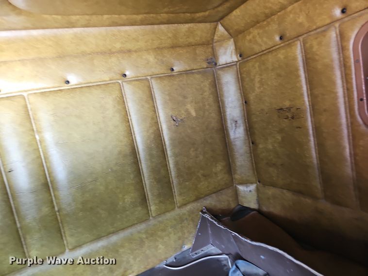 image for item NT9975 1985 Freightliner FLT 8664  truck cab and chassis