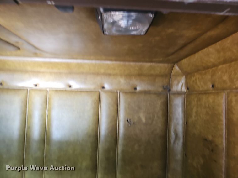 image for item NT9975 1985 Freightliner FLT 8664  truck cab and chassis