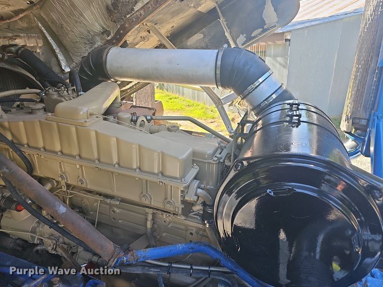 image for item NT9975 1985 Freightliner FLT 8664  truck cab and chassis