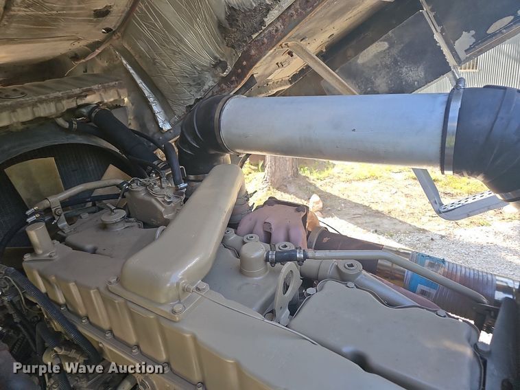 image for item NT9975 1985 Freightliner FLT 8664  truck cab and chassis