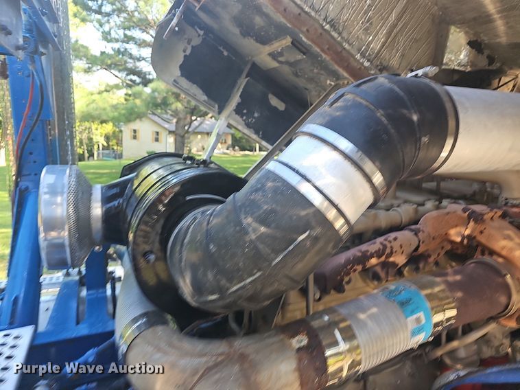 image for item NT9975 1985 Freightliner FLT 8664  truck cab and chassis