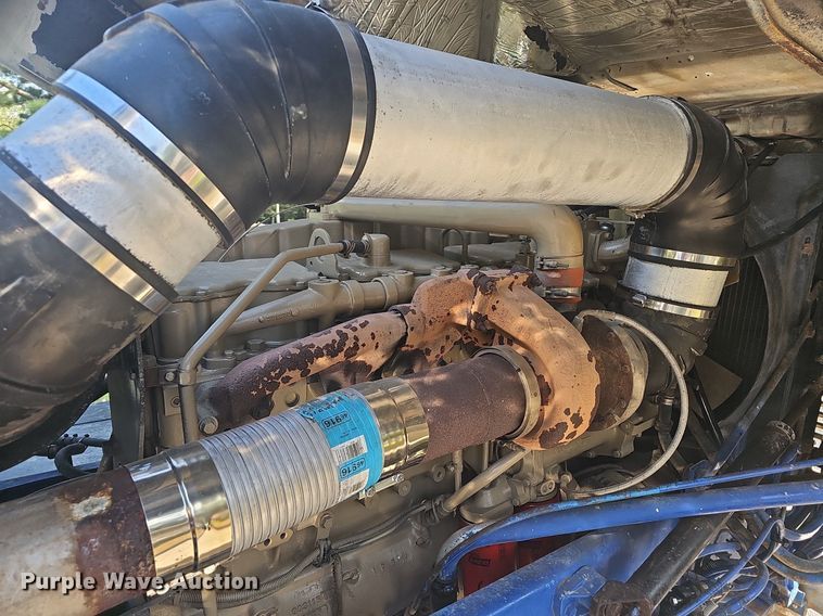 image for item NT9975 1985 Freightliner FLT 8664  truck cab and chassis