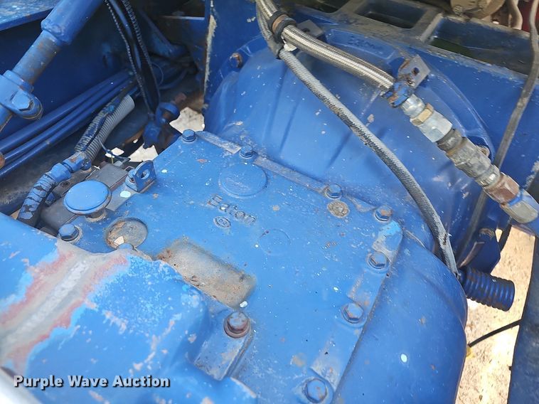 image for item NT9975 1985 Freightliner FLT 8664  truck cab and chassis