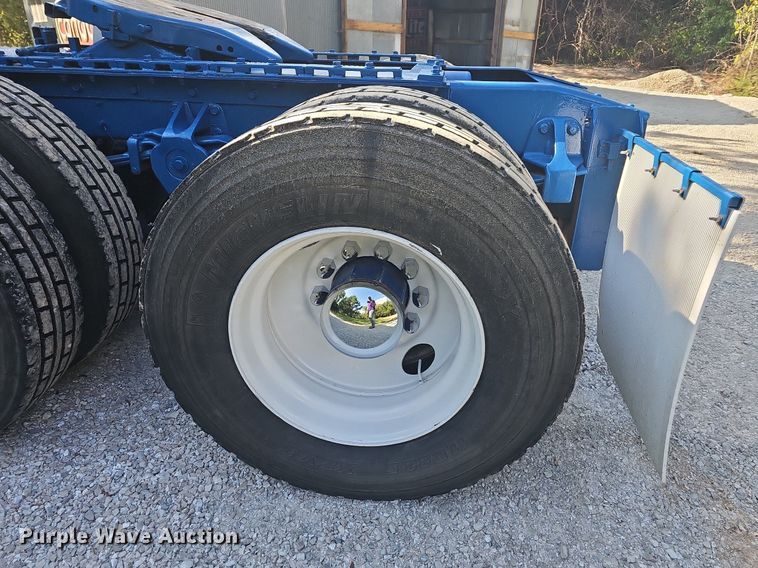 image for item NT9975 1985 Freightliner FLT 8664  truck cab and chassis