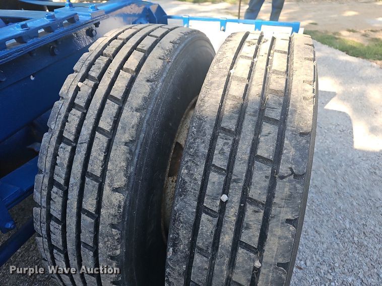 image for item NT9975 1985 Freightliner FLT 8664  truck cab and chassis