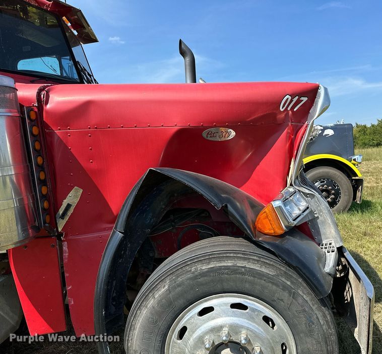 image for item OC9161 1987 Peterbilt 379  semi truck