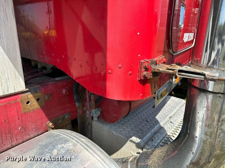 image for item OC9161 1987 Peterbilt 379  semi truck