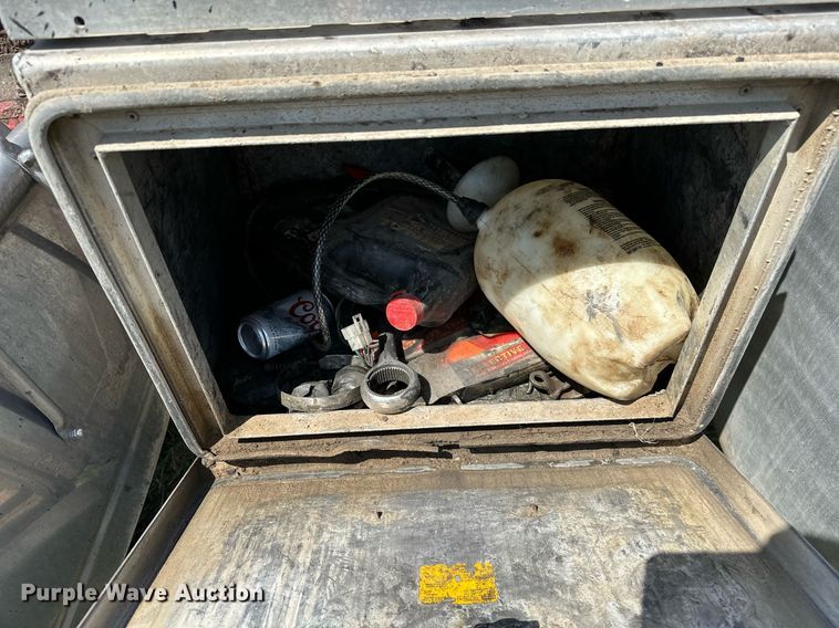 image for item OC9161 1987 Peterbilt 379  semi truck