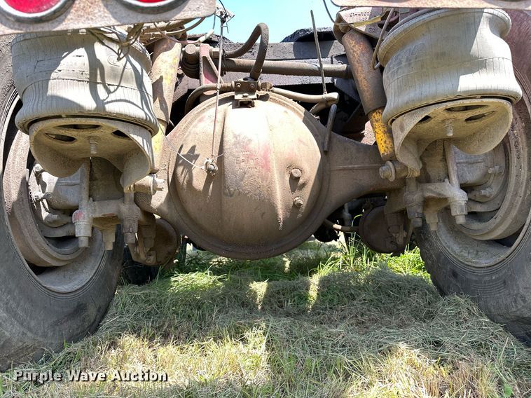 image for item OC9161 1987 Peterbilt 379  semi truck