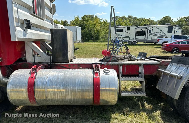 image for item OC9161 1987 Peterbilt 379  semi truck