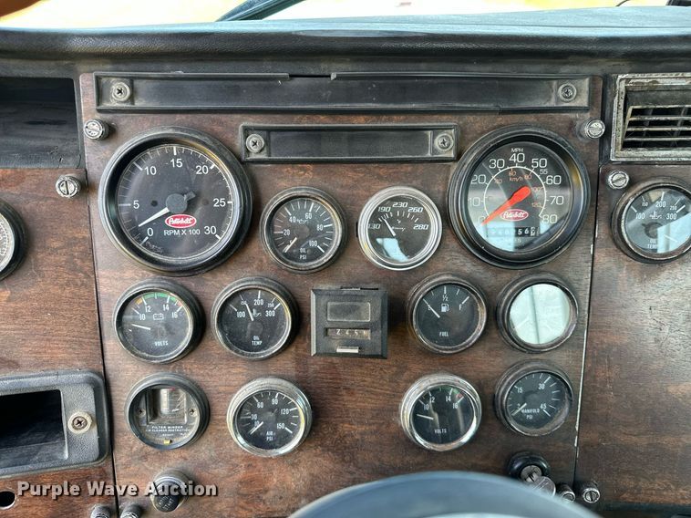 image for item OC9161 1987 Peterbilt 379  semi truck