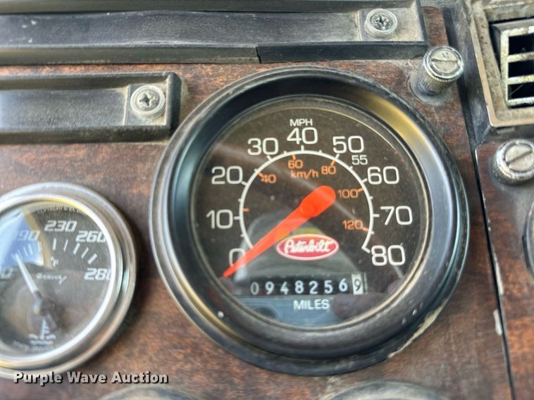 image for item OC9161 1987 Peterbilt 379  semi truck