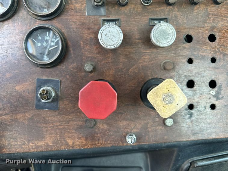 image for item OC9161 1987 Peterbilt 379  semi truck