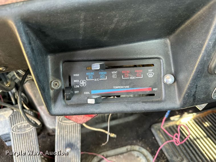 image for item OC9161 1987 Peterbilt 379  semi truck