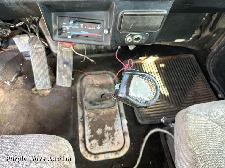 image for item OC9161 1987 Peterbilt 379  semi truck