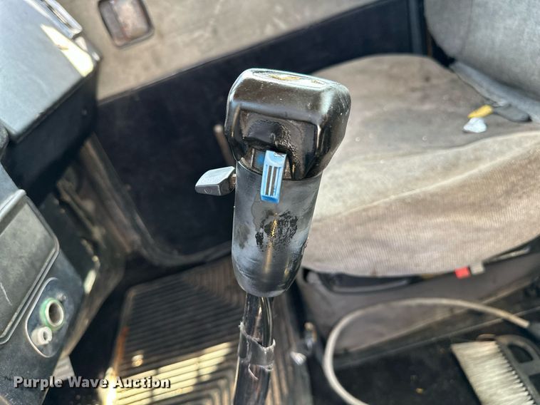 image for item OC9161 1987 Peterbilt 379  semi truck