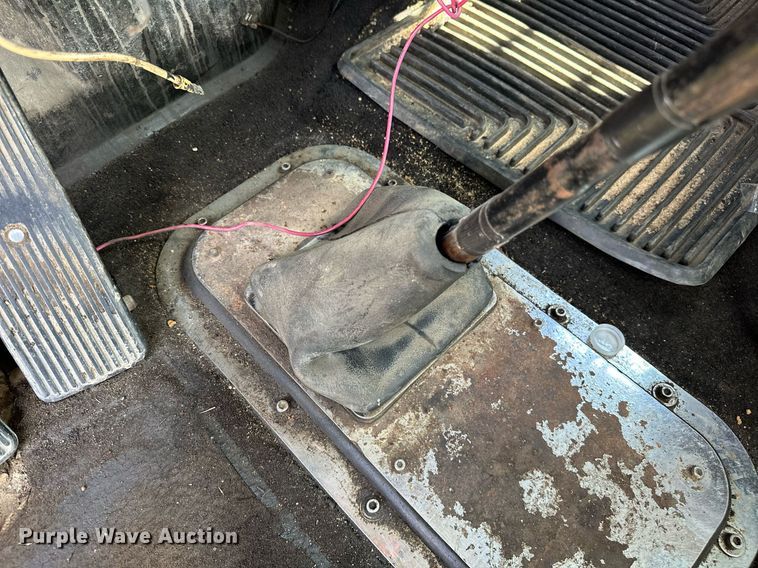 image for item OC9161 1987 Peterbilt 379  semi truck