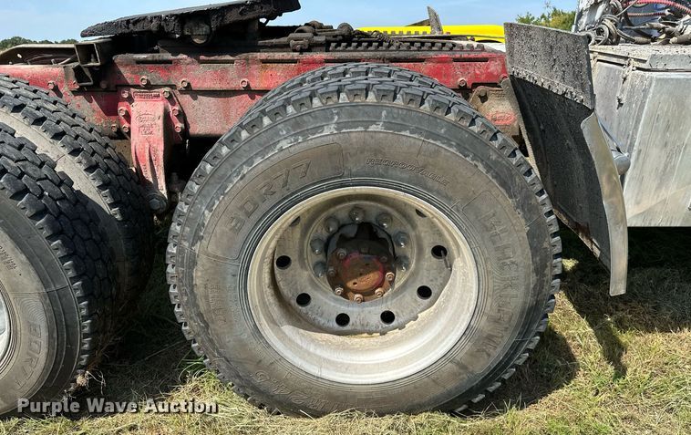 image for item OC9161 1987 Peterbilt 379  semi truck