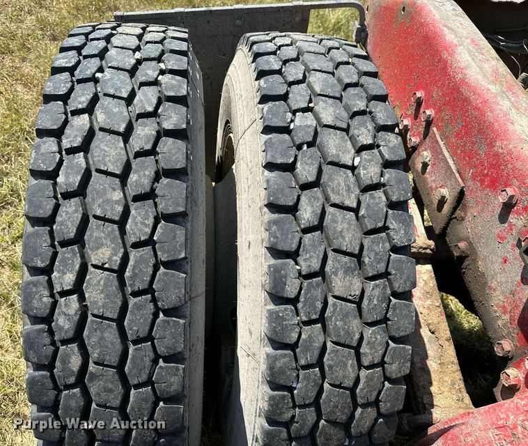 image for item OC9161 1987 Peterbilt 379  semi truck