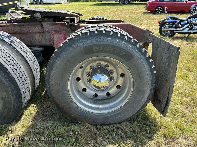 image for item OC9161 1987 Peterbilt 379  semi truck