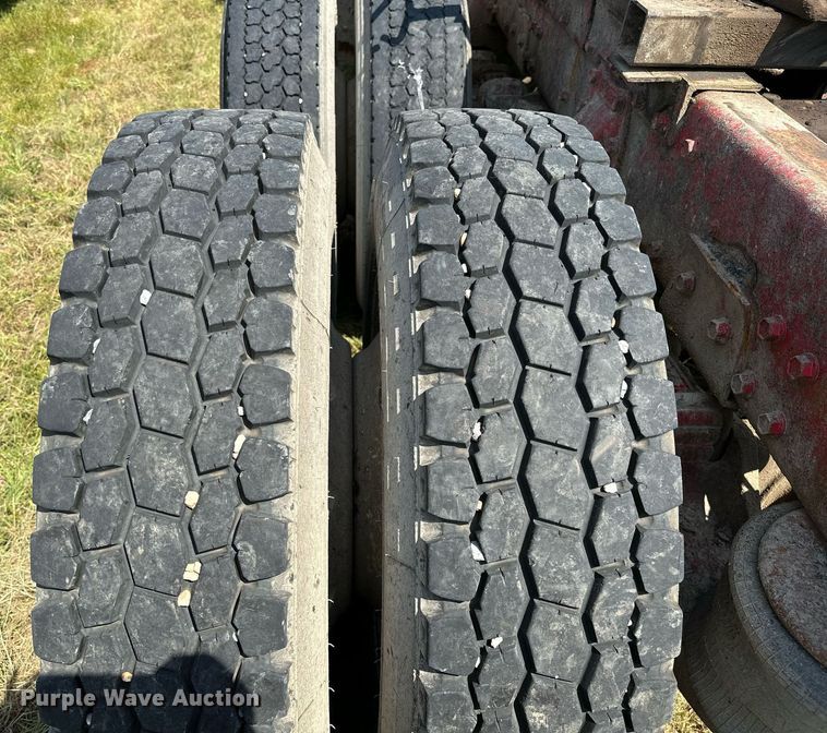 image for item OC9161 1987 Peterbilt 379  semi truck