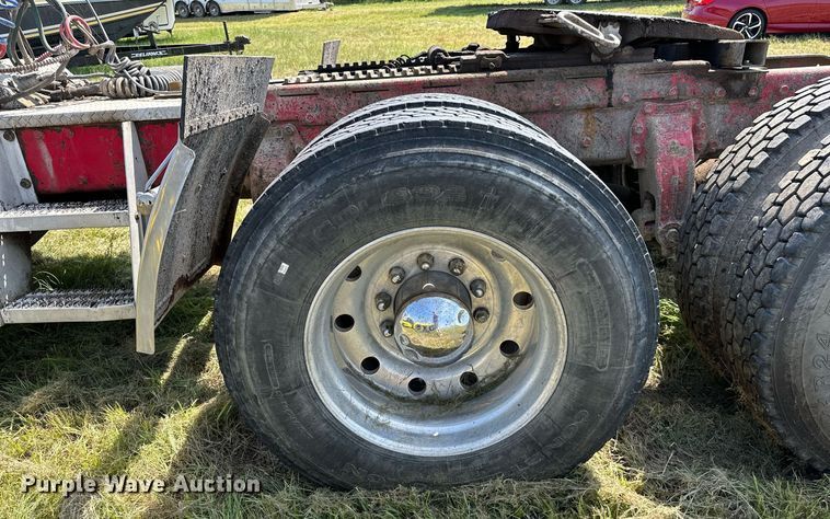 image for item OC9161 1987 Peterbilt 379  semi truck