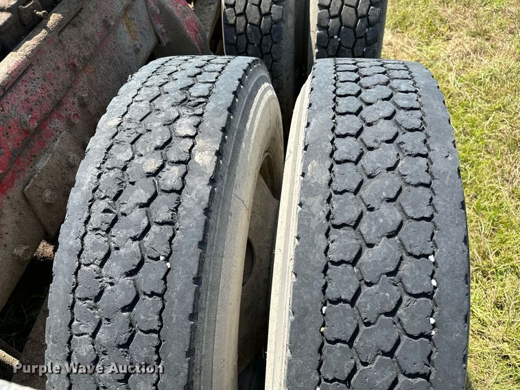 image for item OC9161 1987 Peterbilt 379  semi truck