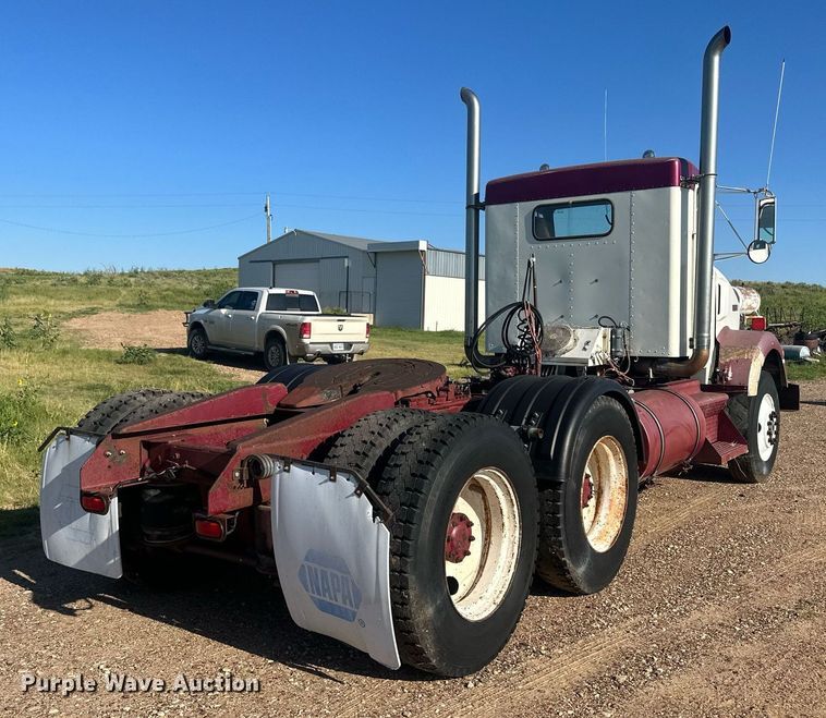 image for item OC9327 1991 Kenworth T800  semi truck