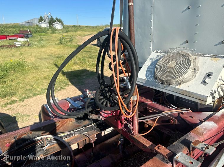 image for item OC9327 1991 Kenworth T800  semi truck