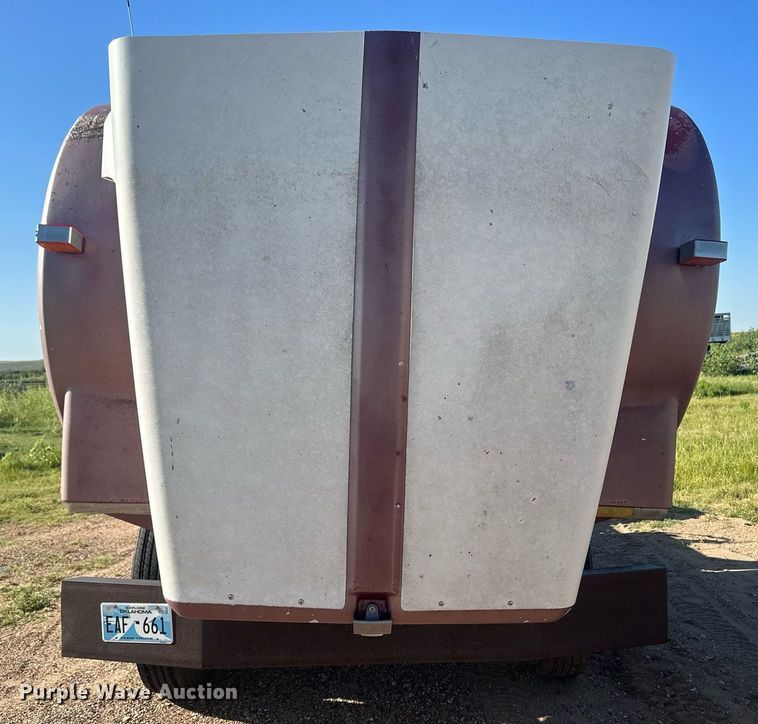 image for item OC9327 1991 Kenworth T800  semi truck